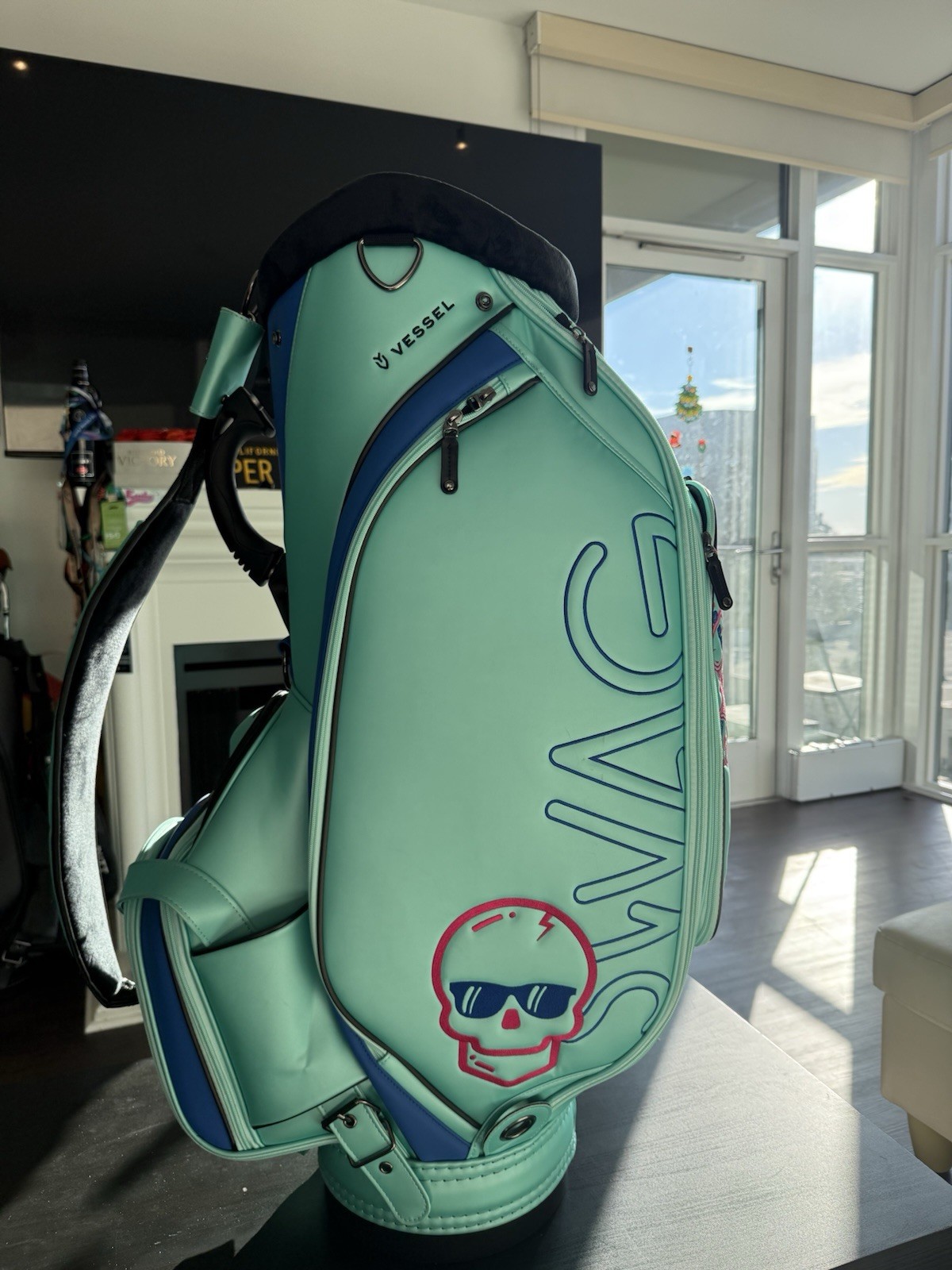 Vessel Golf 2022 Swag Golf Tour Staff Bag Chicago Blue