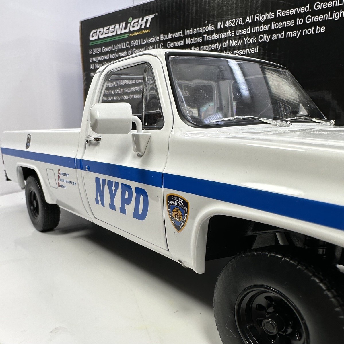 GLグリーンライト/'84 Chevyシボレー CUCV NYPD 1/18 Gl Green Light/'84