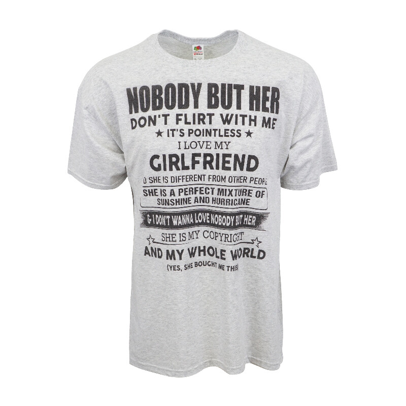 НИКТО, КРОМЕ ЕЕ МУЖСКАЯ ФУТБОЛКА С ГРАФИКОЙ