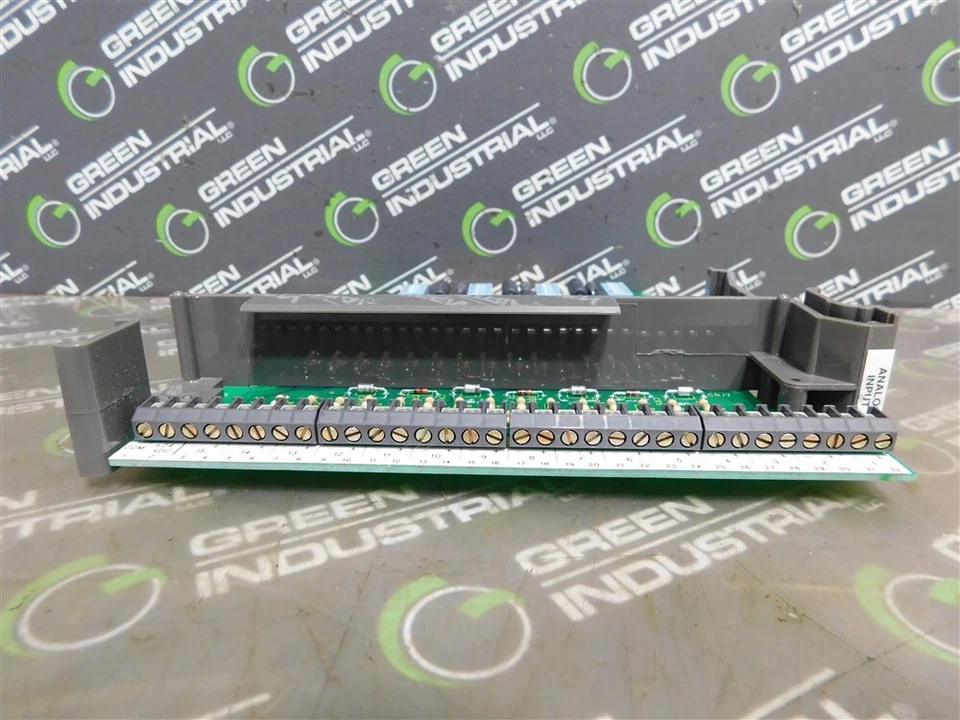 USADO Bailey NIAI04 Red 90 E/S Entrada Analógica Terminación Mod 6635994LI Rev.E Foto 4 de 4