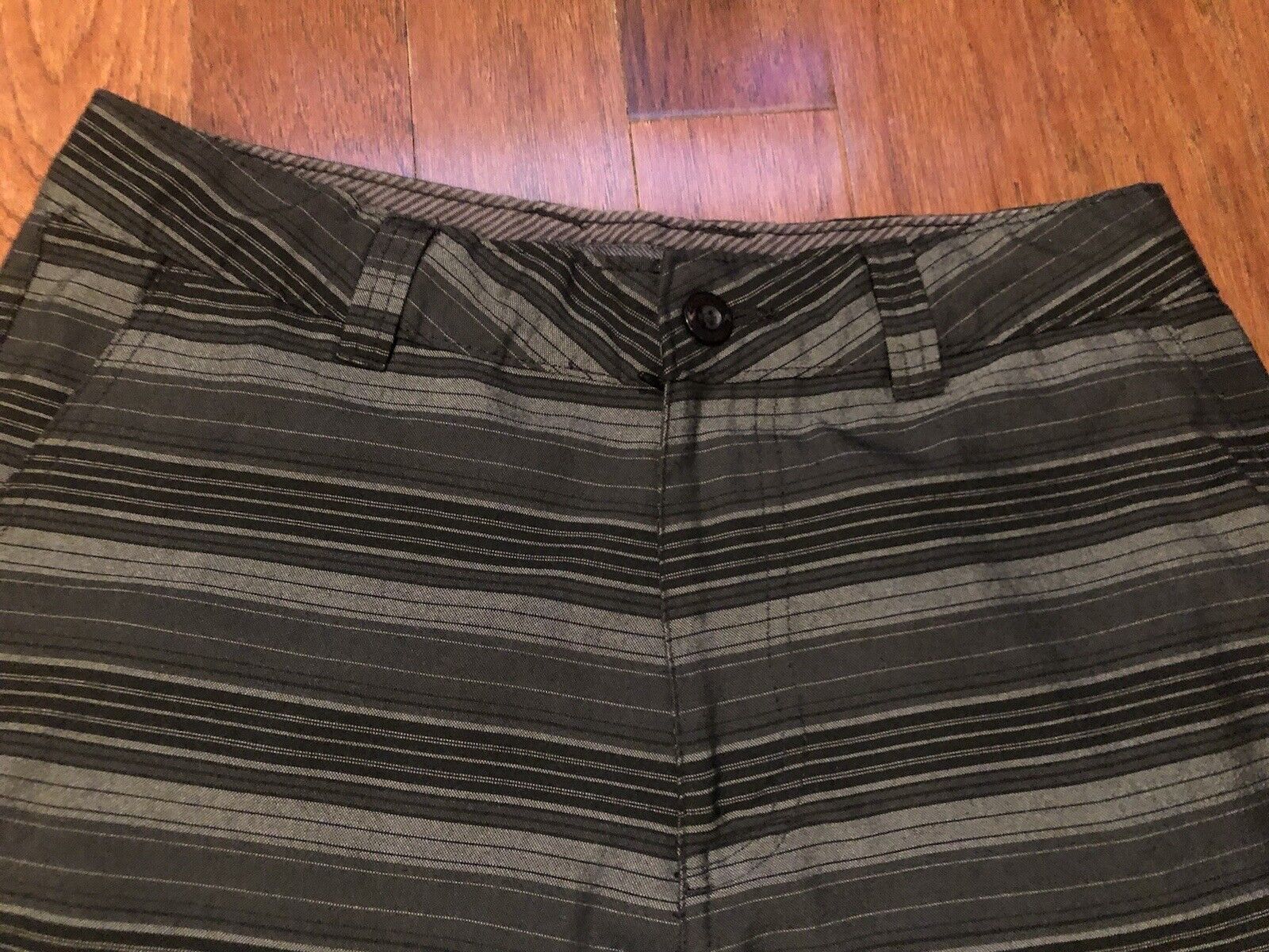 ONeill Shorts Mens 30 Black Grey Striped Pockets - image 3