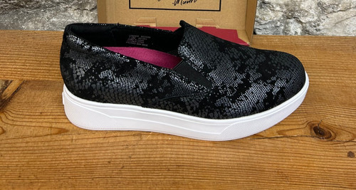 MUNRO LENNOX M528886 Black Snake Print Slip-On Womens Medium Width New In Box