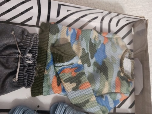 NRFB Fashionista Ken 2017 Fashion Pack .. Camo Shirt Gray Sweatpants Sandals - Picture 10 of 10