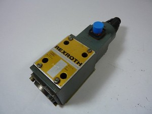 Rexroth 4WRE10-EA64-11/24Z4/M-193 Directional Valve USED