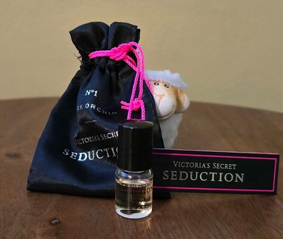 Victoria's Secret  Dark Orchid  Seduction 2ml / 0.07 oz  * Mini Roll-on *