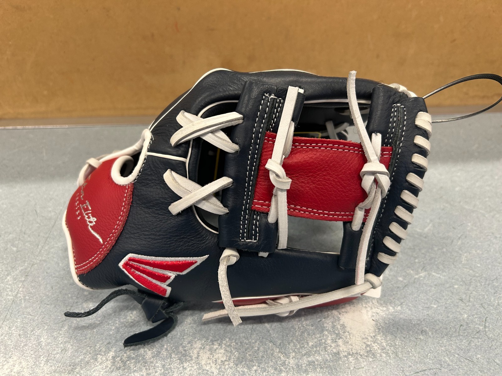 : Fe11nyrd -navy/red - Rh Thrower