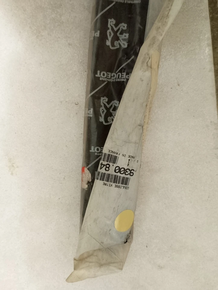 Canal guía junta cristal ventana delantera peugeot 406 original 9300.84 Foto 3 de 3