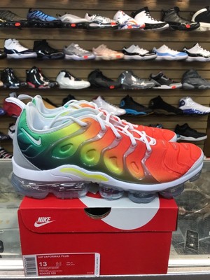 white neptune green vapormax plus