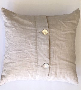 Pottery Barn Beige Linen Pillow 18 X 18 Shell Buttons Ebay
