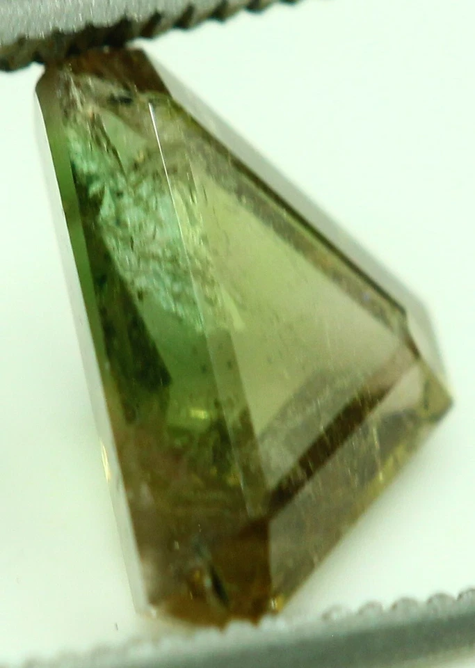 Piedra preciosa corte axinita multicolor ultra rara de 1,05 quilates @pak Foto 4 de 4