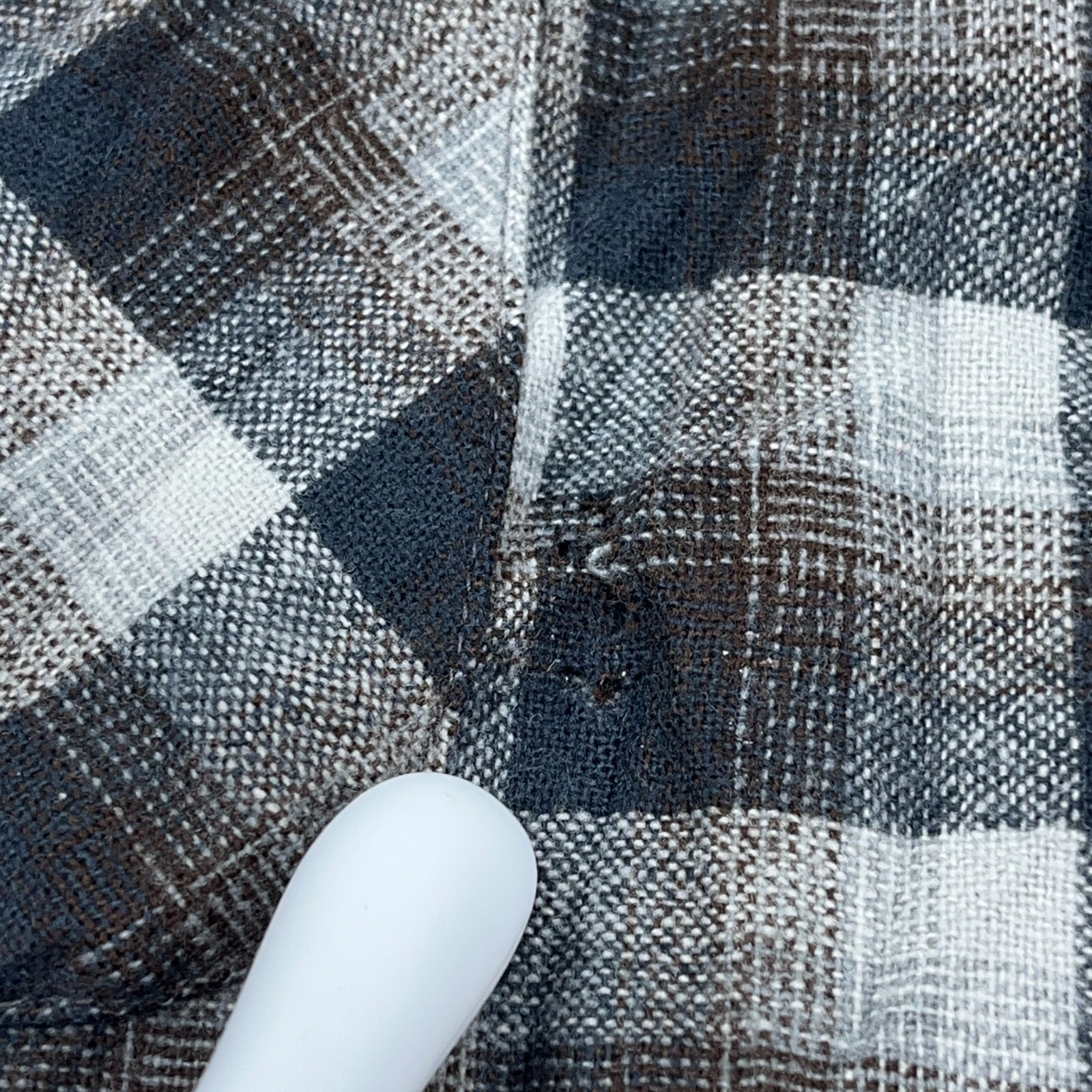 Pendleton Shirt Men Large Gray Plaid Flannel Butt… - image 5