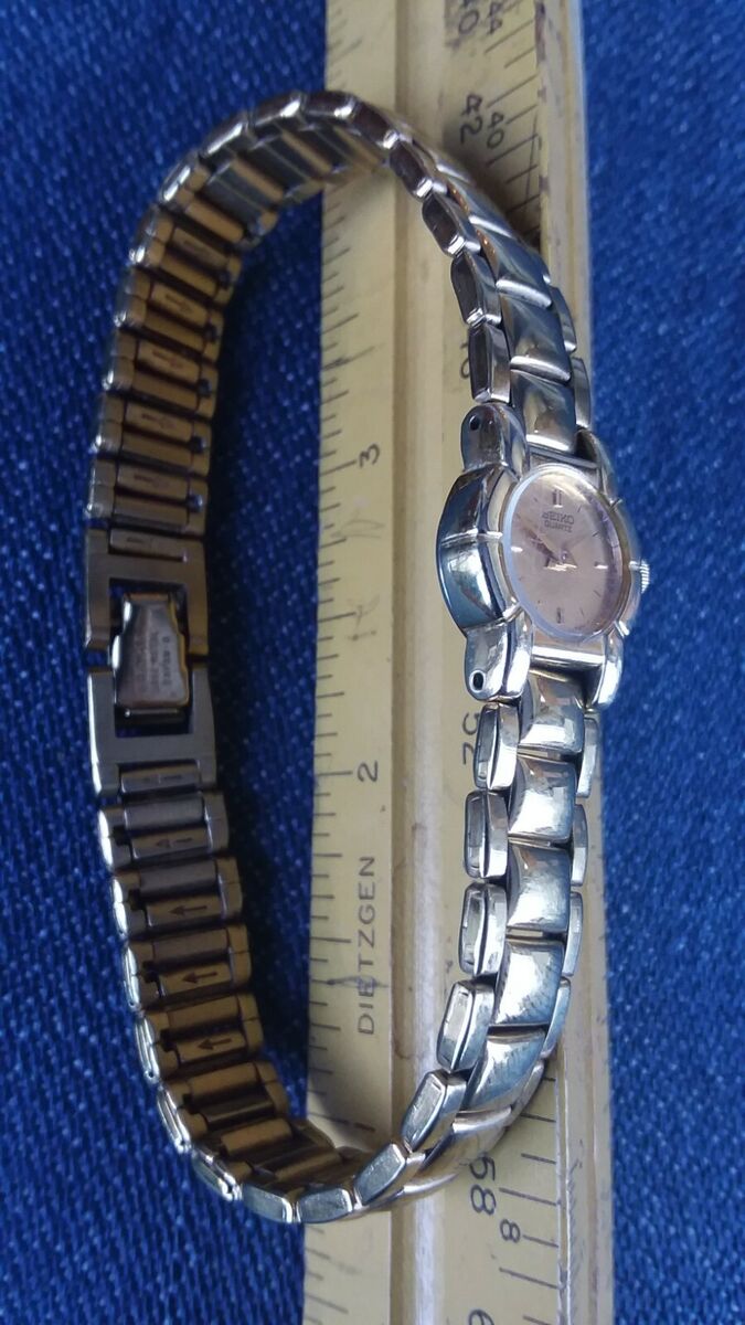 Vintage Women's Seiko Gold Plated Thin Dress 1E20-0650 Vintage Women's Seiko Gold Plated Thin Dress 1E20-0650