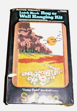 Vintage Sultana Latch Hook Kit Yarn Rug "Daisy Field" 26 X 40  Sealed 79074