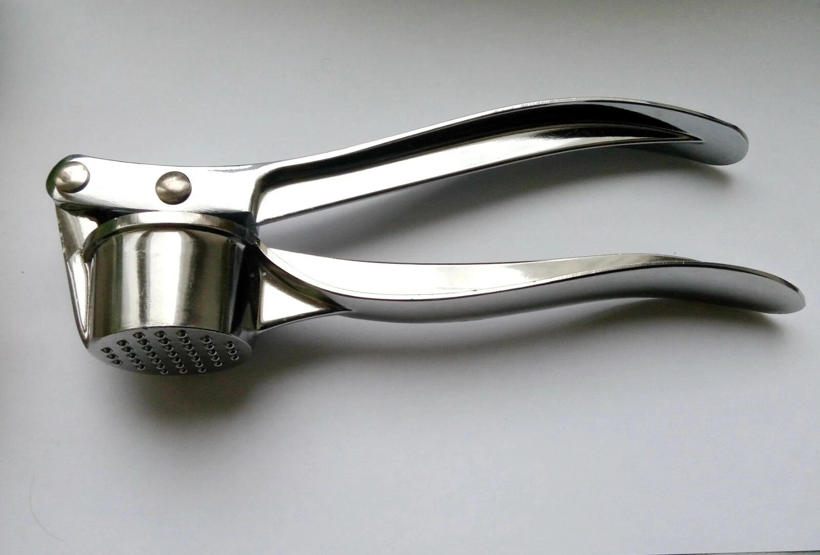High-Quality Stainless Steel Garlic Press Crusher
Opens in a new window or tab