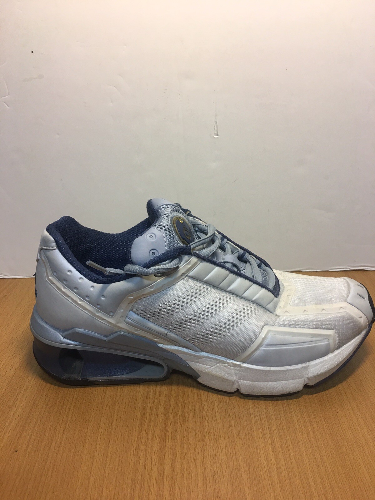 adidas torsion 2002