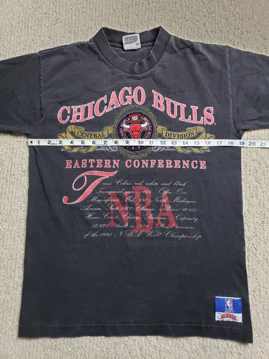 Vtg 90s Chicago Bulls 1991 NBA Eastern Conference Nutmeg Vtg 90s Chicago Bulls 1991 NBA Eastern Conference Nutmeg