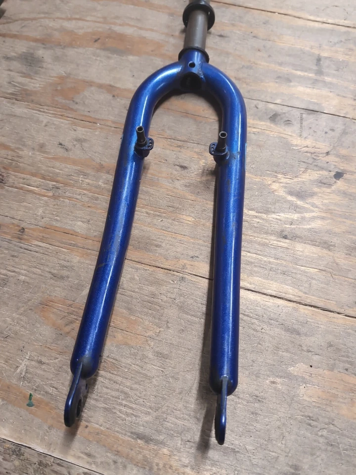 Steel 700C Fork 1-inch 1” Threaded Bright Blue 200mm - Image 4 of 4