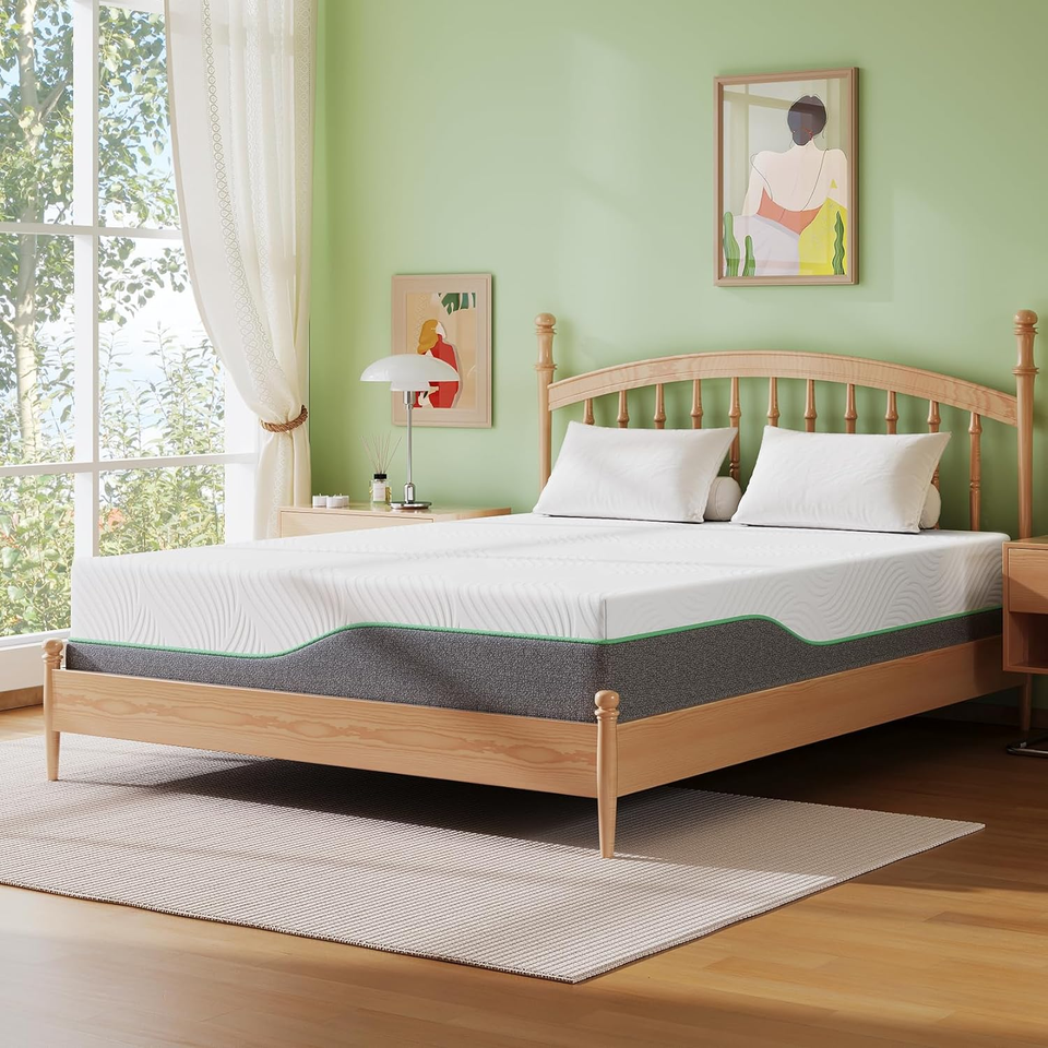 Full Size Mattress, 10 Inch Cooling Gel Memory Foam Full Mattress in a