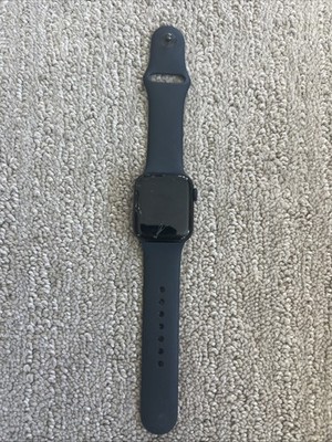 Apple Watch SE 40 MM Midnight Aluminum Case, Sport Band, Cracked Screen Untested
