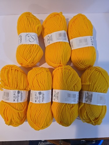Sirdar Snuggly Chunky Yarn 7 Skeins Yellow, 6 are lot 000, 1 is lot 026 B21 - Picture 6 of 6