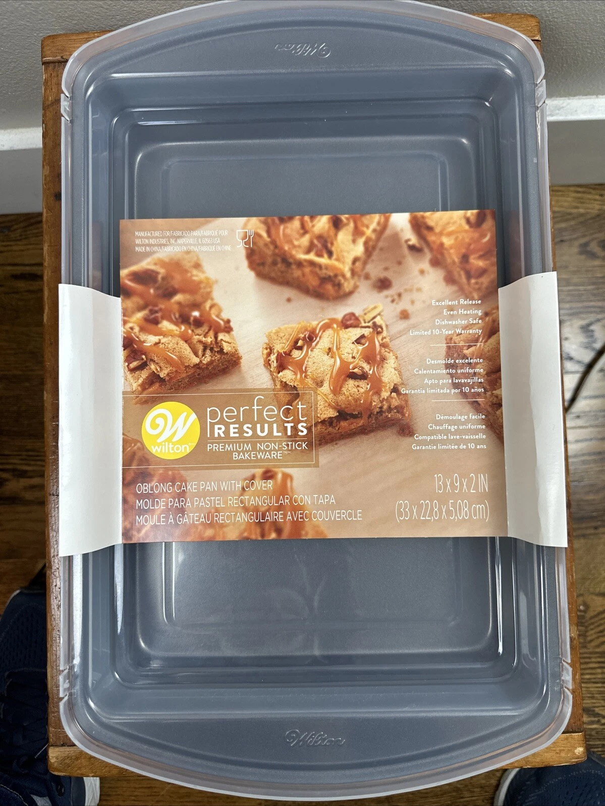 Wilton Perfect Results Premium Non-Stick Oblong Cake Pan, 13 X 9 With Cover