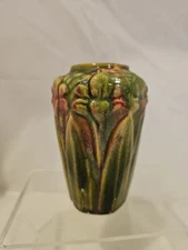 Brush McCoy Majolica Amaryllis 1926 Art Pottery Green Ceramic Vase 