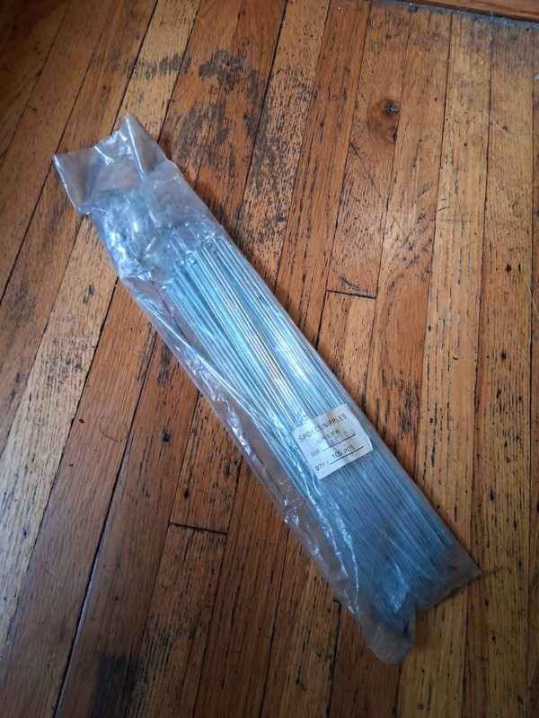100 14x270 Bicycle Spokes ~ NOS ~ Silver