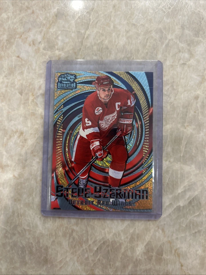 Steve Yzerman Ice Blue SSP Red Wings 1997-98 Revolution #52 leyenda rara Foto 2 de 4