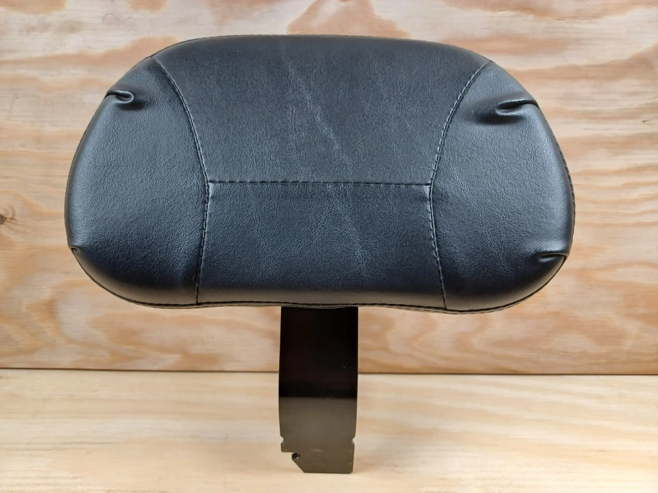 ♻️D♻️HARLEY DAVIDSON TOURING SOFTTAIL BACK REST MUSTANG REMOVABLE PASSENGER SEAT - Image 2 of 4