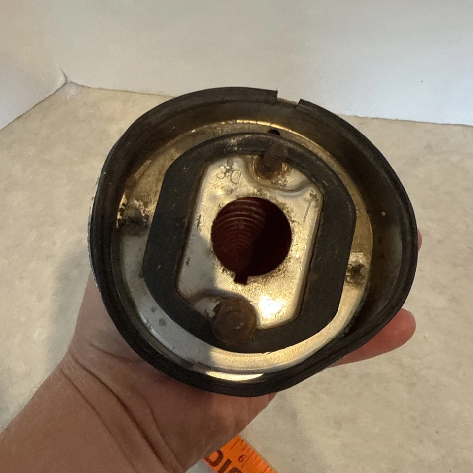 1949-50 Pontiac Streamliner RH Taillight OEM  - Imagem 3 de 4