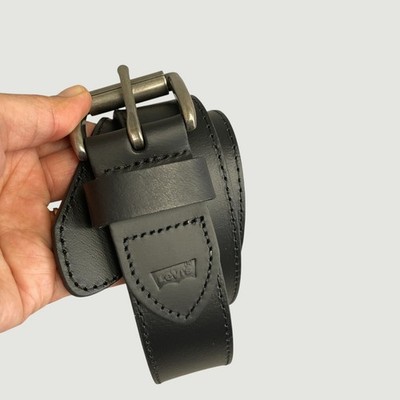 Levi's Men's M 34-36 Black Leather Belt With Silver-Tone Buckle M1042