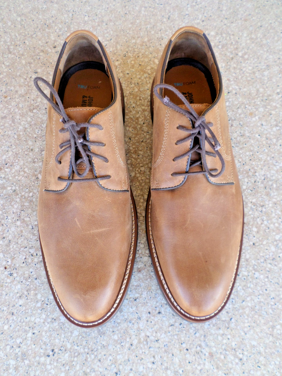 Johnston & Murphy TRUFOAM Brown Leather Oxfords. Men display picture 1