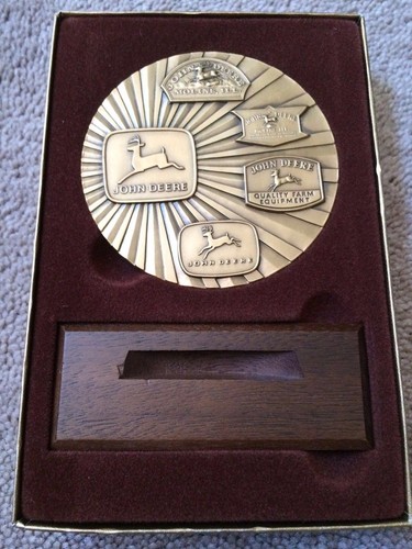 John Deere 1988 Calendar Medallion New in the box - Picture 4 of 8