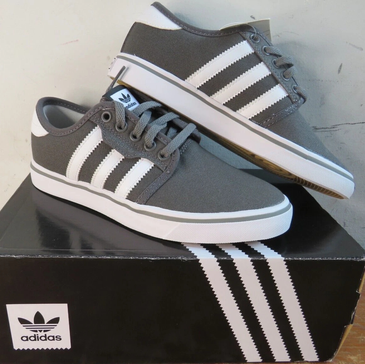 New Adidas AQ8528 Seeley Men s Sneakers Shoes Casual Grey White
