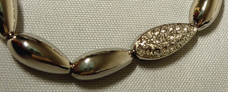 Esprit Damen Armband 17-20 cm Edelstahl Droplet ESBR11879A165 NEU 69,90€ - Bild 2 von 4