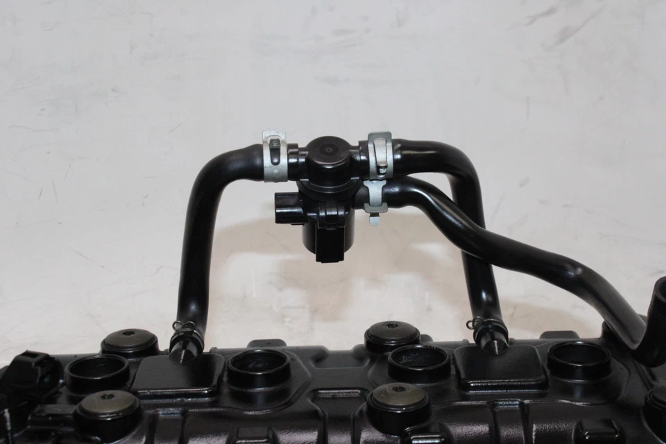 04-05 SUZUKI GSXR 600 OEM ENGINE TOP END CYLINDER HEAD - Image 4 of 4