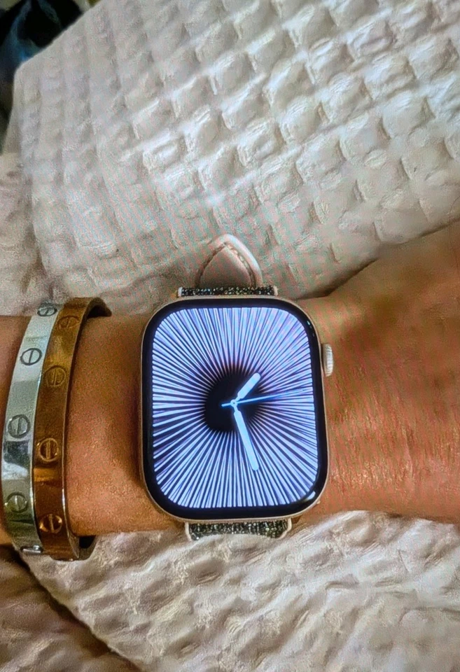 Apple Watch Series 10 GPS/Wif Oro Rosa 46mm. Nuevo DESBLOQUEADO Foto 3 de 3