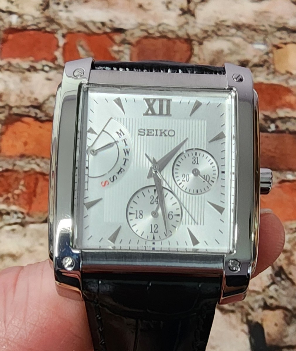 SEIKO 5Y66-0AC0 Day / Date Tank Square Quartz Men's Watch
