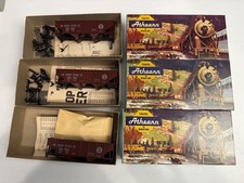 HO SCALE ATHEARN 5445 PENNSYLVANIA 220558 34-FT RIBBED-SIDE HOPPER KIT Lot of 3