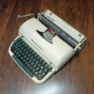 Remington タイプライター QUIET-RITER ジャンク 25+ Remington Quiet Riter for sale | Updated Oct 2026