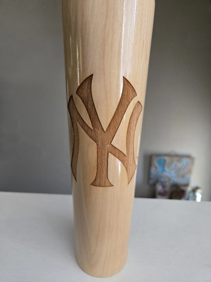 New York Yankees "NY" Dugout Mug® | Engraved Baseball Bat Mug 12 oz. MLB EUC - Image 2 of 4