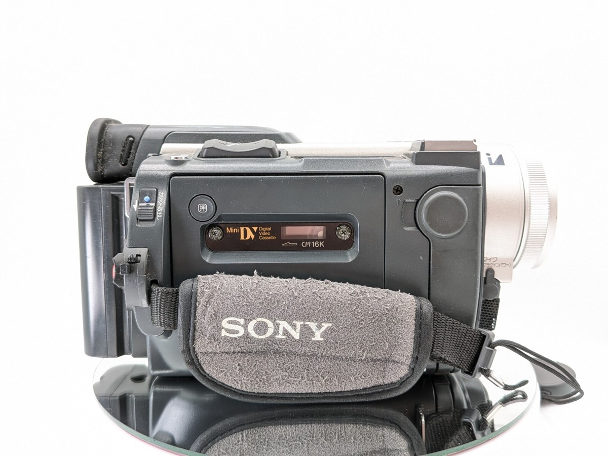 Sony Handycam DCR-TRV900 MiniDV Super Steady Shot 48x Digital Zoom