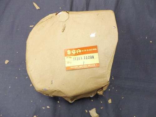 Suzuki GSX400 Engine Sprocket Cover 1981-1982 NOS GSX400F Crankcase 11361-33200 - Picture 11 of 11