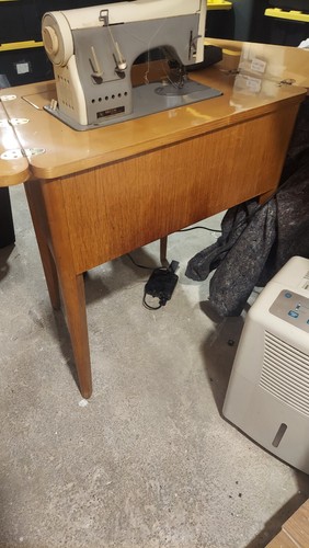 Vintage Necchi Supernova 534 Sewing Machine! MADE In Italy W/ some OEM Acces - Picture 8 of 11