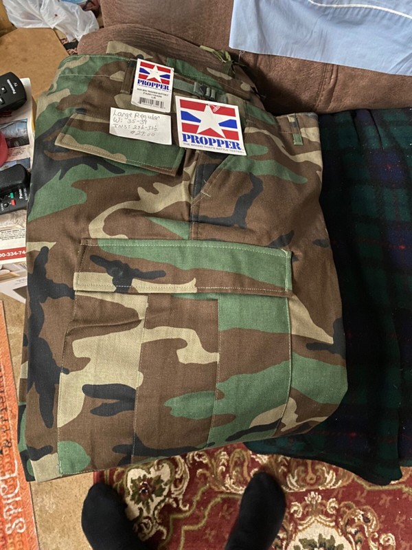 Camo Hunting pants new with tags L (Adjustable)