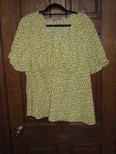 SHEIN Curve Plus Ditsy Yellow Floral Print Tie Front Blouse - Size 4XL