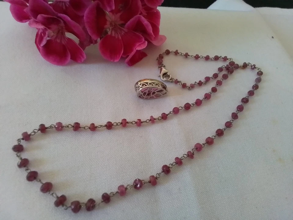 Ruby faceted stone necklace 22cts 20inch chain & Kunzite colour Quartz pendant - Image 4 of 4