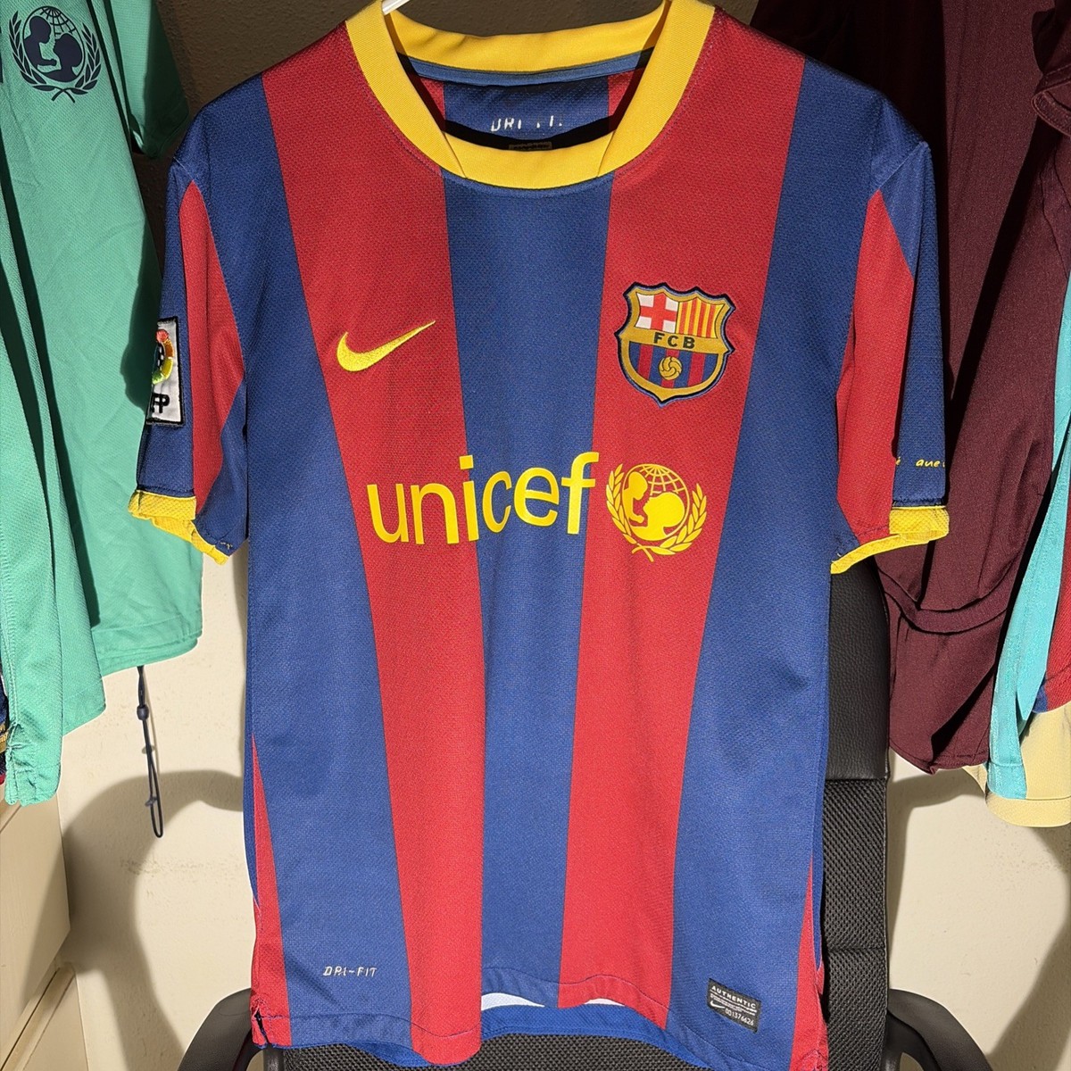 Nike Men's FC Barcelona 2010-11 Home Jersey Size S! David Villa