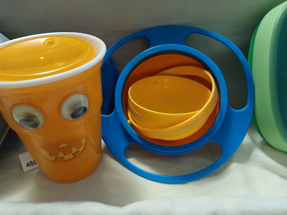 Tazón de comida giroscópico resistente a derrames para bebés y niños pequeños + platos de compartimento NUK + Foto 2 de 4