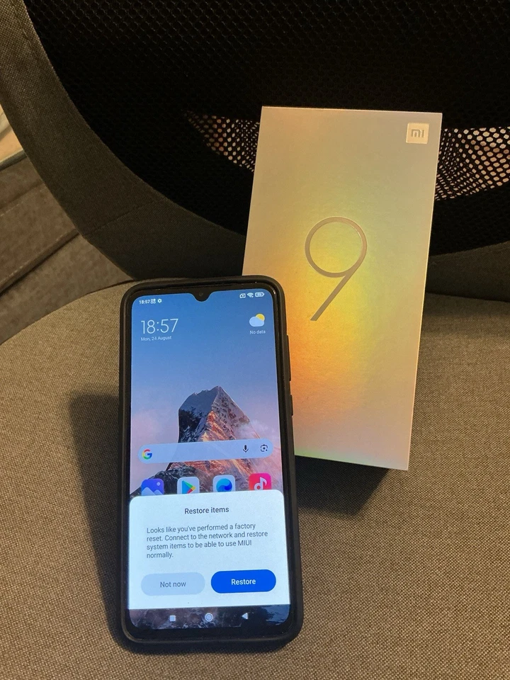 Xiaomi Mi 9 · 128GB, photo 1 of 5